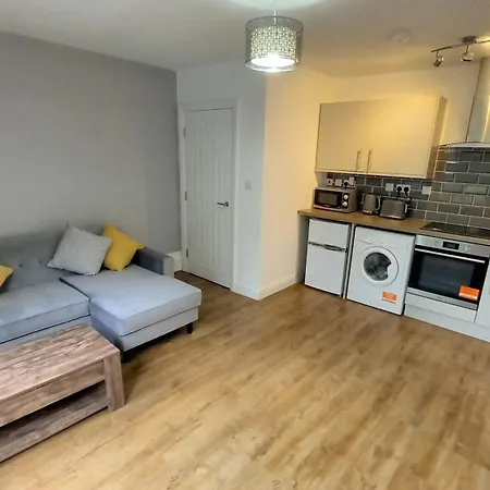 Апартаменты Modern 1 Bed Flat Near Lgi Hospital And *