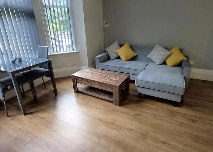 Modern 1 Bed Flat Near Lgi Hospital And Appartamento