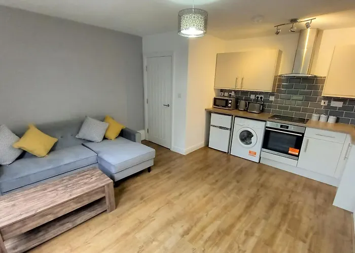 Апартаменти Modern 1 Bed Flat Near Lgi Hospital And *