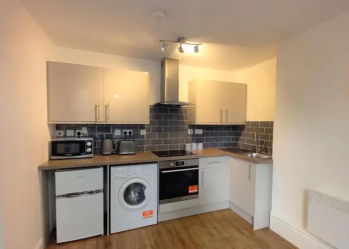 Modern 1 Bed Flat Near Lgi Hospital And Лідс