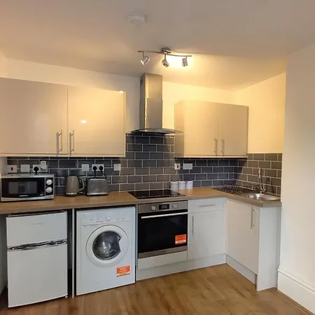 Modern 1 Bed Flat Near Lgi Hospital And Leeds (West Yorkshire)